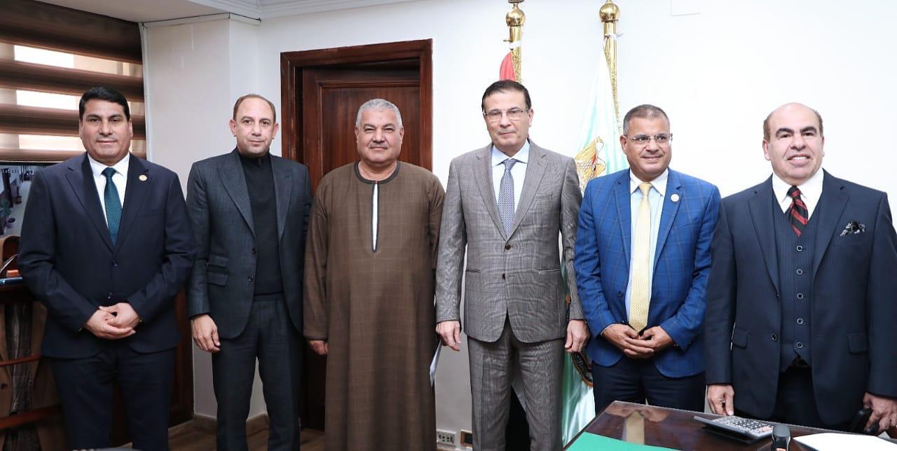 وزير الزراعة واستصلاح الأراضي 