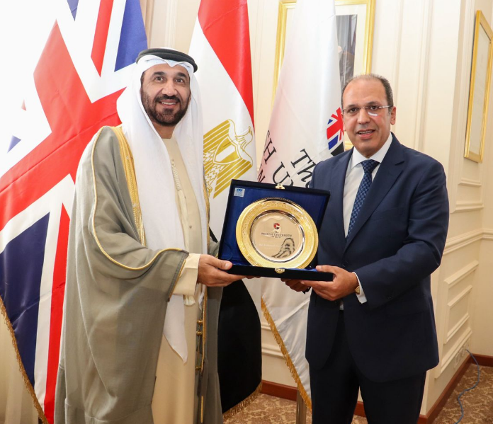 ريس الجامعةالبريطانية مع رئيس البرلمان العربى