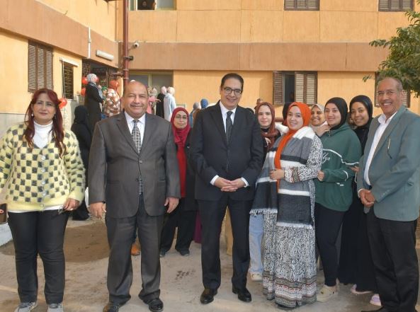 خلال الافتتاح