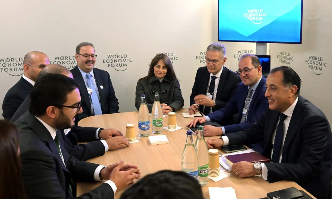 مدبولي يلتقي رئيس مجلس إدارة صندوق "تمكين" البحريني