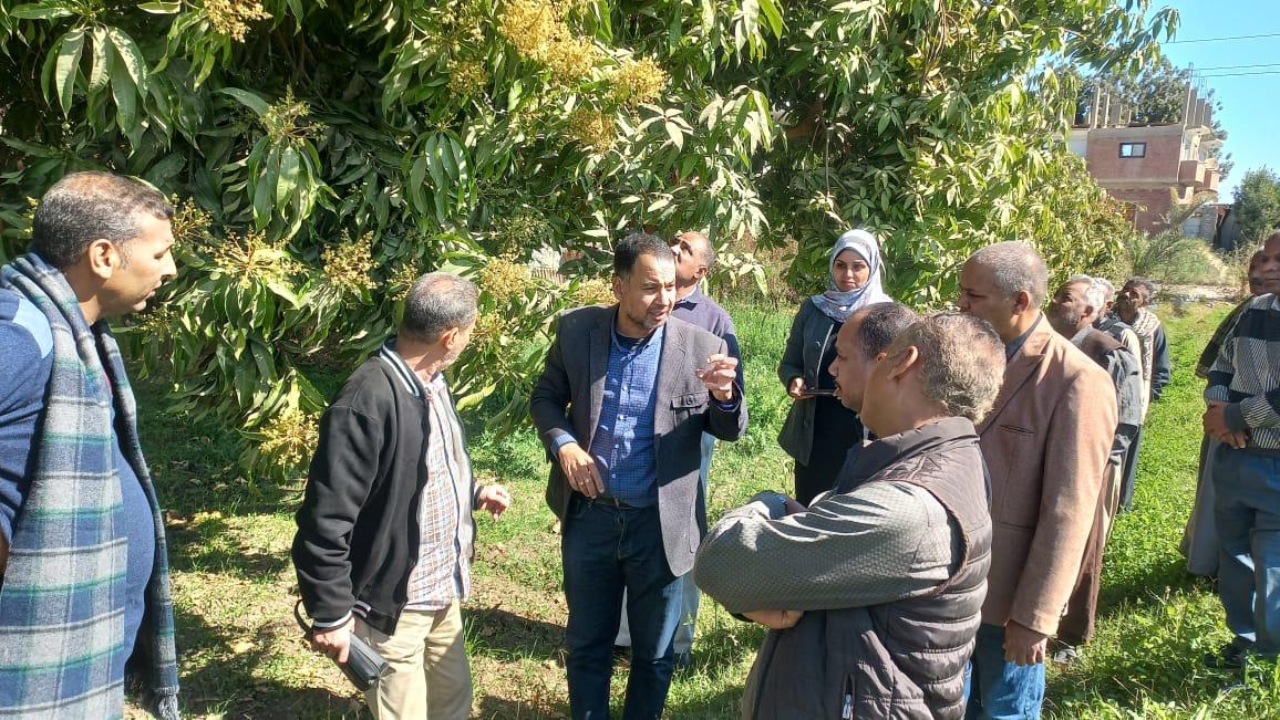 زيارة ميدانية لدعم مزارعى الأقصر