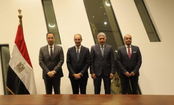 وزير السياحة والآثار ووزير الاتصالات