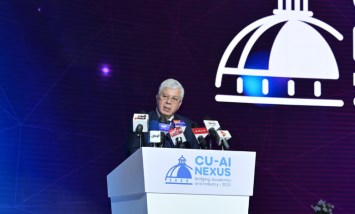 ايمن عاشور
