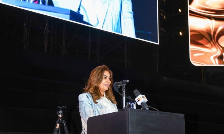  وزيرة التنمية المحلية 