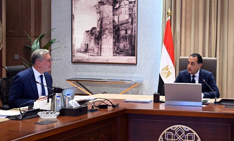 رئيس مجلس الوزراء و وزير البترول والثروة المعدنية