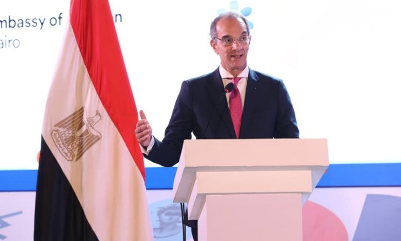 وزير الاتصالات وتكنولوجيا المعلومات
