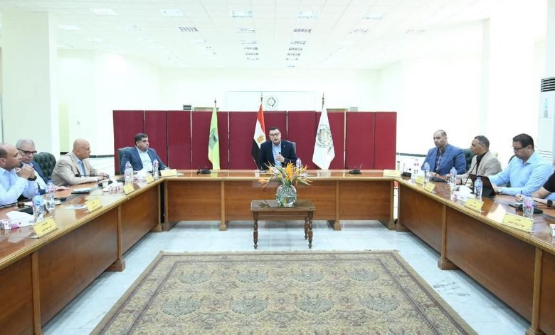وزير الإسكان 