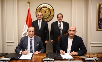 أثناء التوقيع