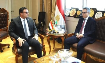  وزير الإسكان 