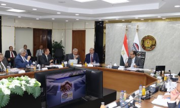  وزير قطاع الأعمال العام