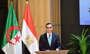 وزير الاستثمار والتجارة الخارجية