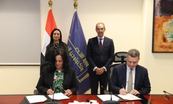 وزيرا الاتصالات والتضامن الاجتماعي