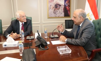مصر واليونان تبحثان مستجدات مشروع الربط الكهربائي بين القارتين