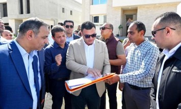 وزير الإسكان 