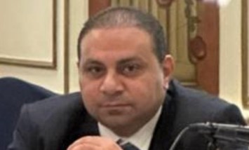  أحمد زكي 