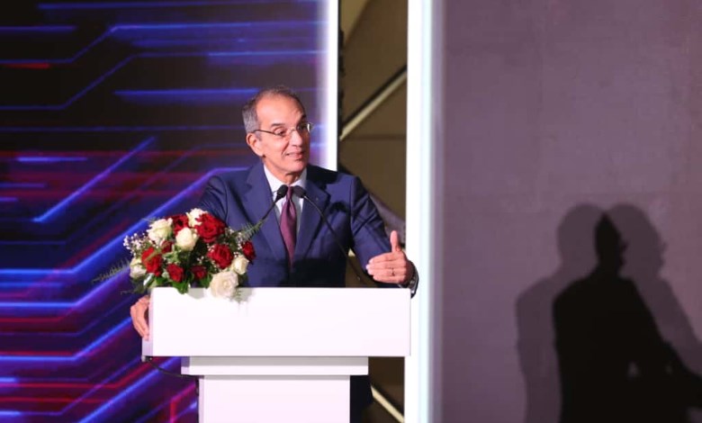 وزير الاتصالات