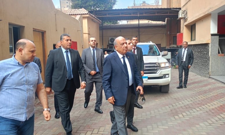 وزير الكهرباء والطاقة المتجددة