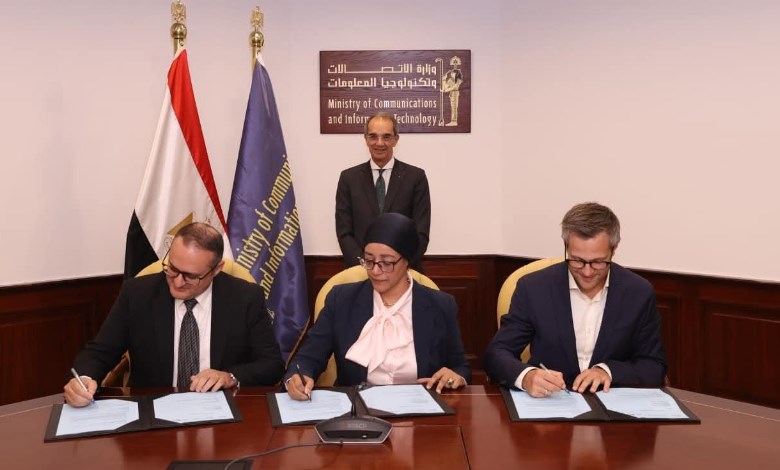 وزير الاتصالات وتكنولوجيا المعلومات