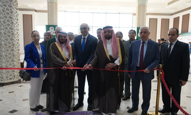 خلال الافتتاح