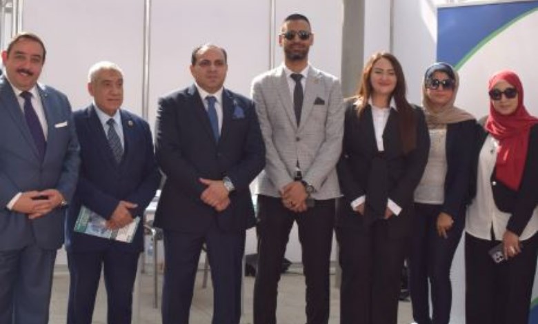 احمد زكى خلال اللقاء