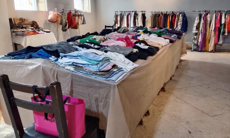 معرض ملابس