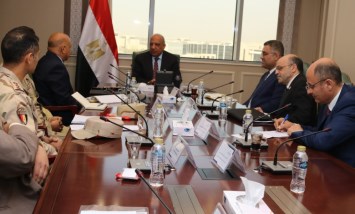 وزير الكهرباء يبحث تعزيز استغلال الموارد الأرضية والاستراتيجية النادرة