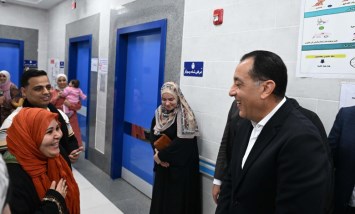 رسالة مفاجئة من سيدة "القليوبية" خلال جولة رئيس الوزراء