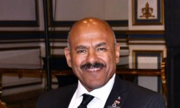 نادر عبد الهادى