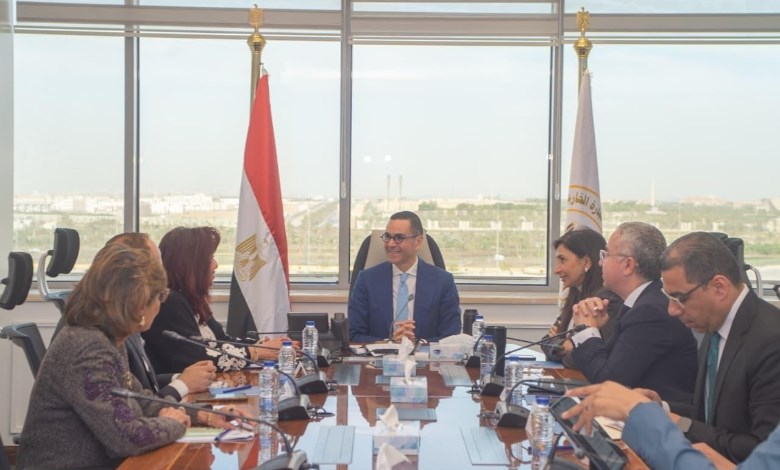 وزير الاستثمار والتجارة الخارجية