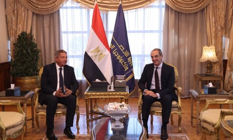  وزير الاتصالات وتكنولوجيا المعلومات