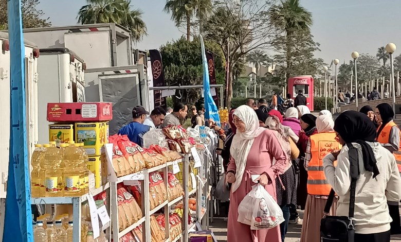 جانب من المعارض 