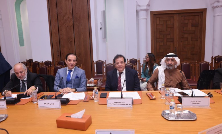 الدكتور عاطف عبد اللطيف