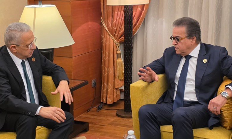لقاء عمل بين وزيرا الصحة المصري والتونسي بليبيا