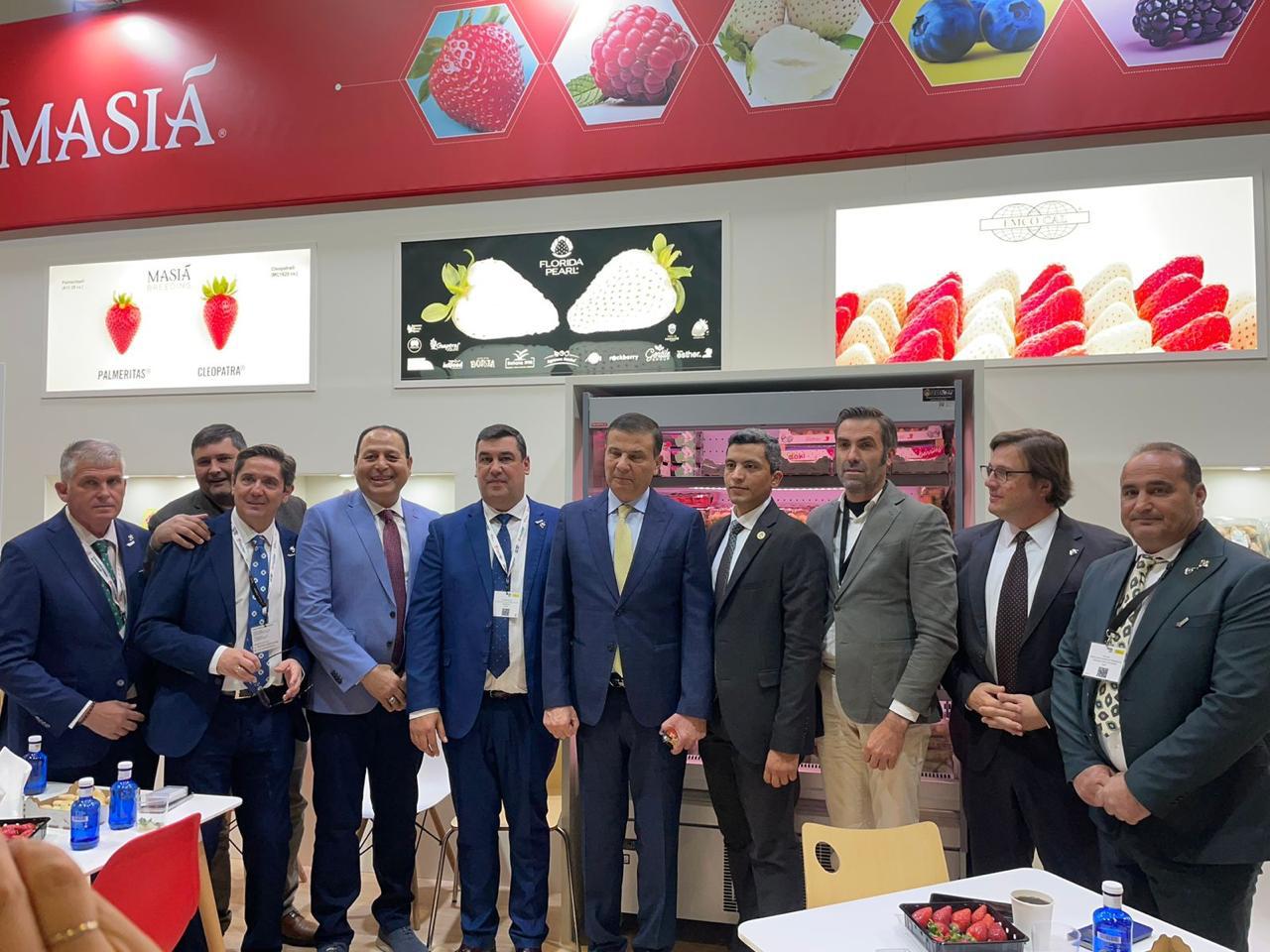 وزير الزراعة خلال معرض برلين الدولى