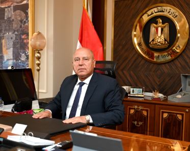 وزير الصناعة