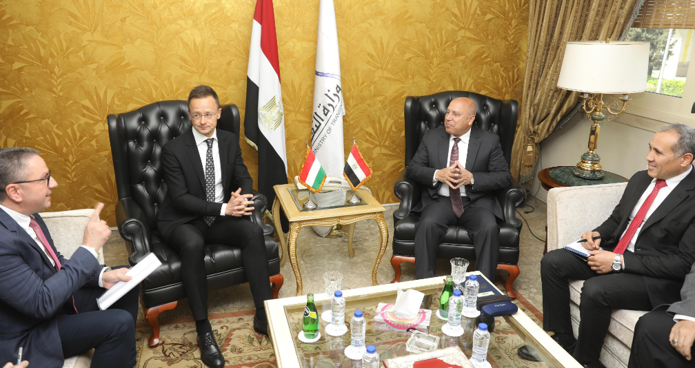 لقاء وزير الصناعة مع وزير التجارةالمجرى