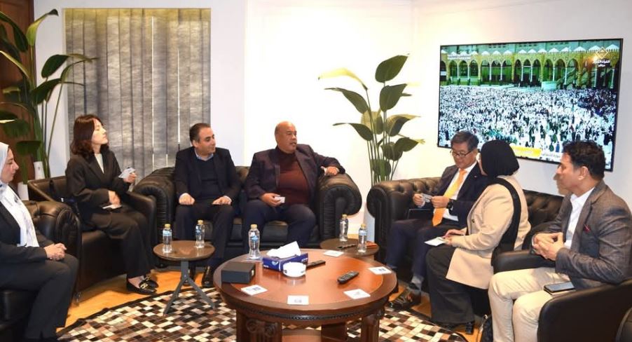 العشرى مع الوفد الكورى