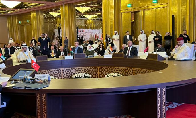 الوزير خلال المشاركة