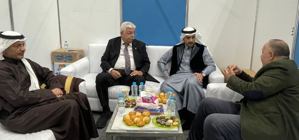 خلال الاجتماع