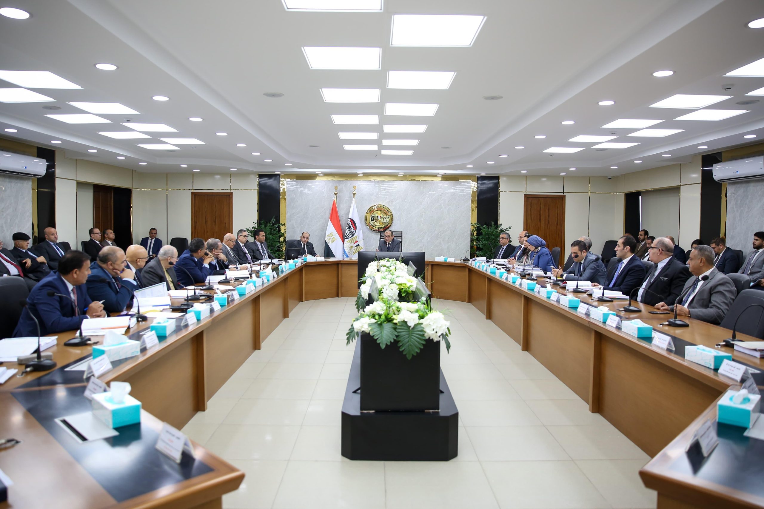 وزير قطاع الأعمال العام يترأس اجتماع الجمعية العامة للشركة القابضة للتشييد والتعمير