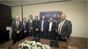 بنك نكست يتعاون مع تومورو سولار