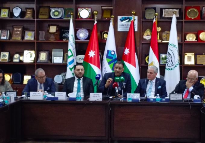 خلال المؤتمر