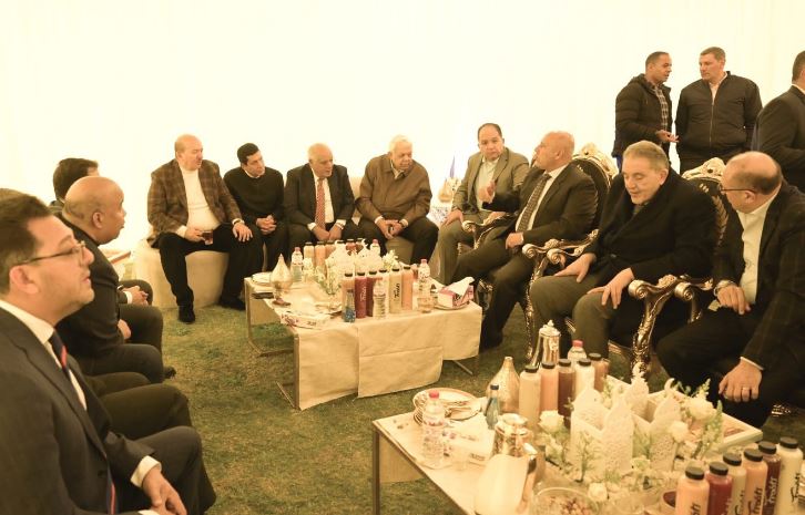 كامل الوزير مع عمال الحديد والصلب