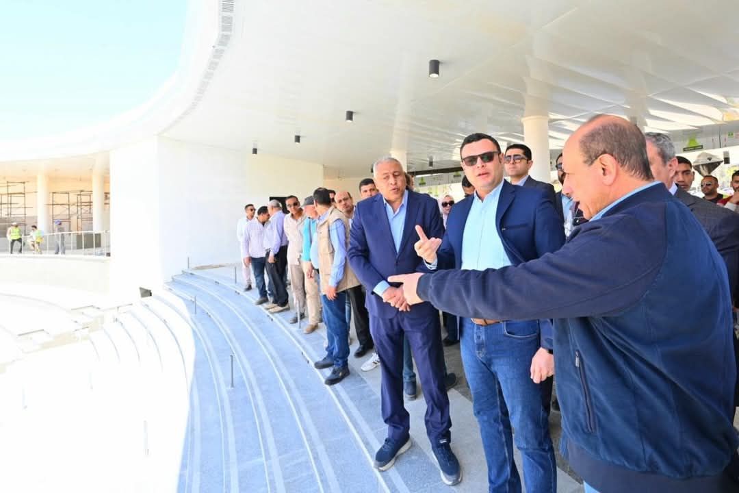 وزير الإسكان يتفقد منطقة الأعمال المركزية بالعاصمة الإدارية الجديدة