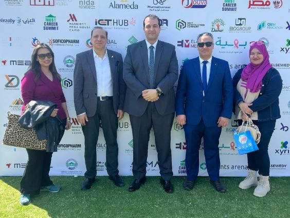 رئيس شعبة الصيدليات خلال الملتقى التوظيفى 