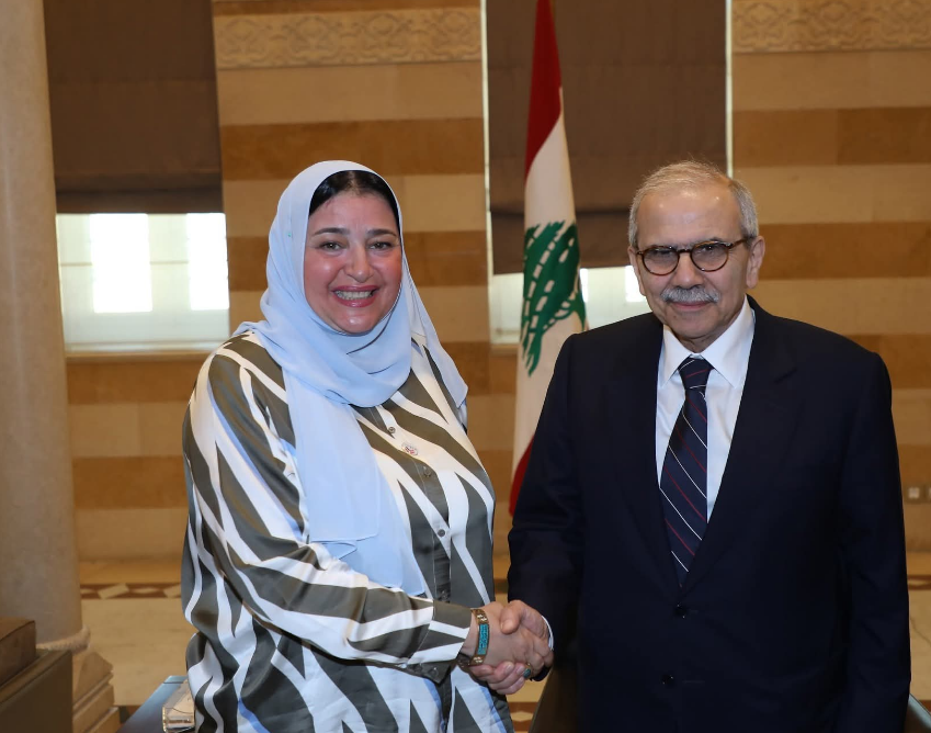 عبير عصام مع رئيس وزراء لبنان