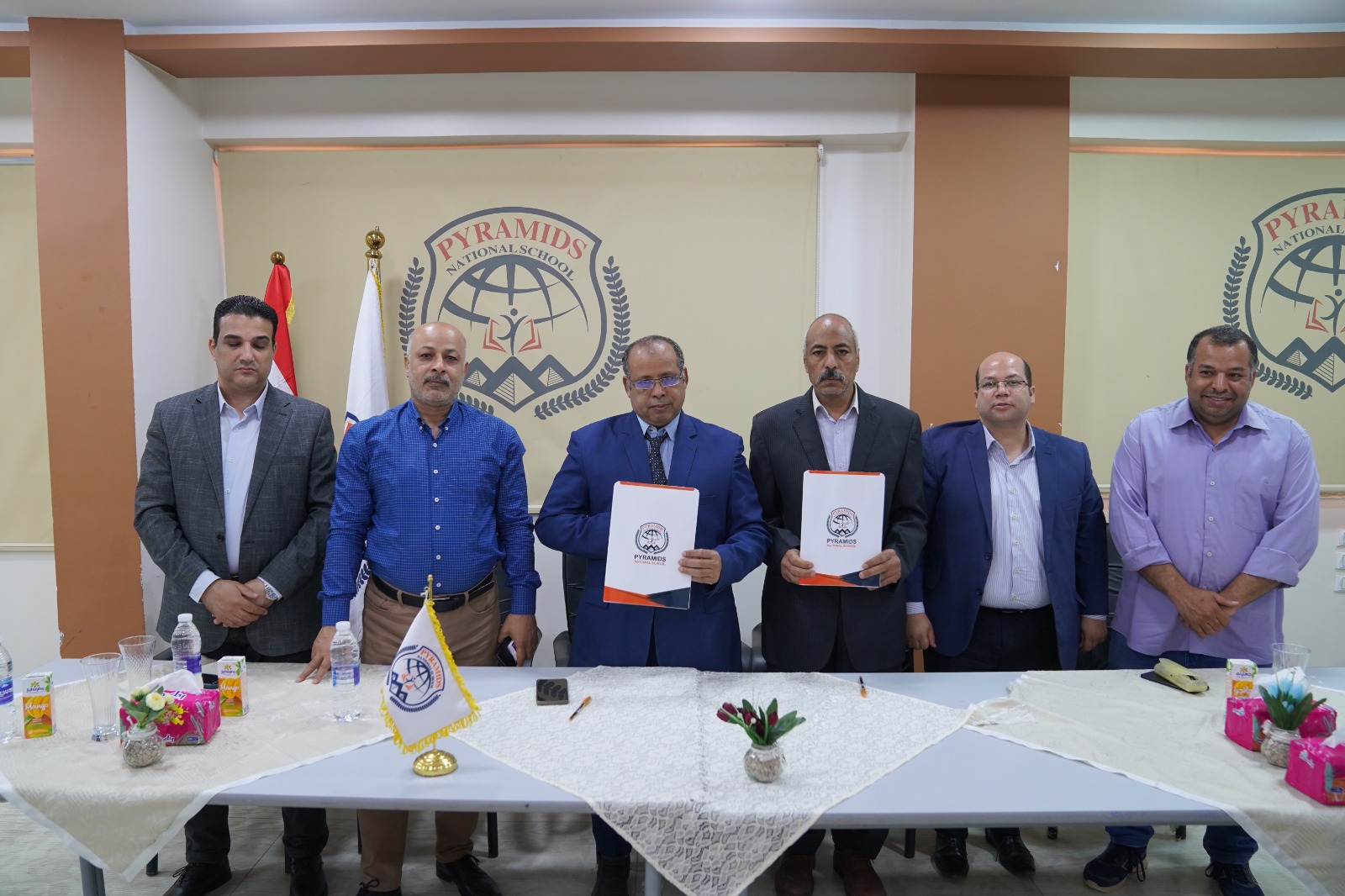 بروتوكول بين الجنة النقابية للصحفيين بسوهاج و مدارس بيراميدز