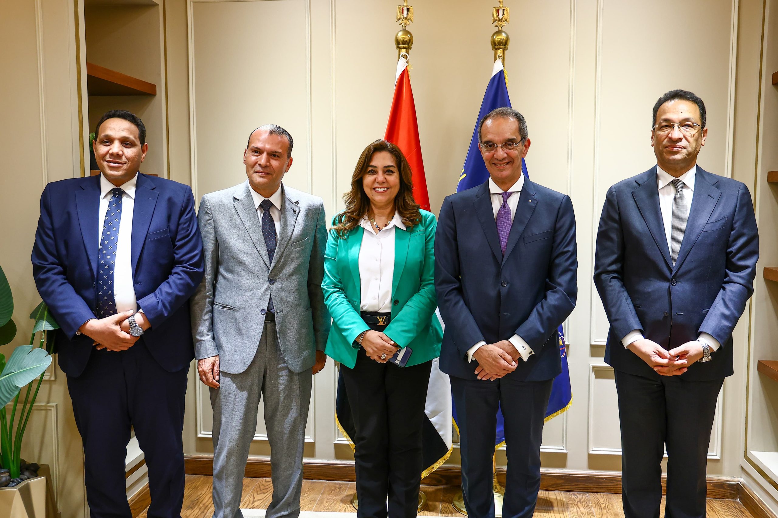 وزير الاتصالات 