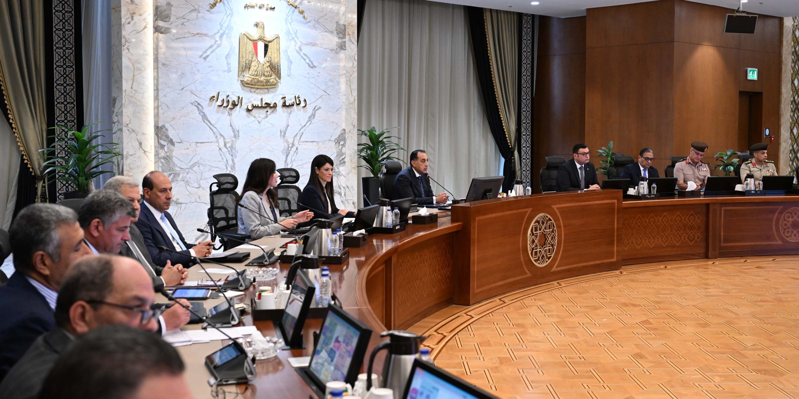 "حياة كريمة"