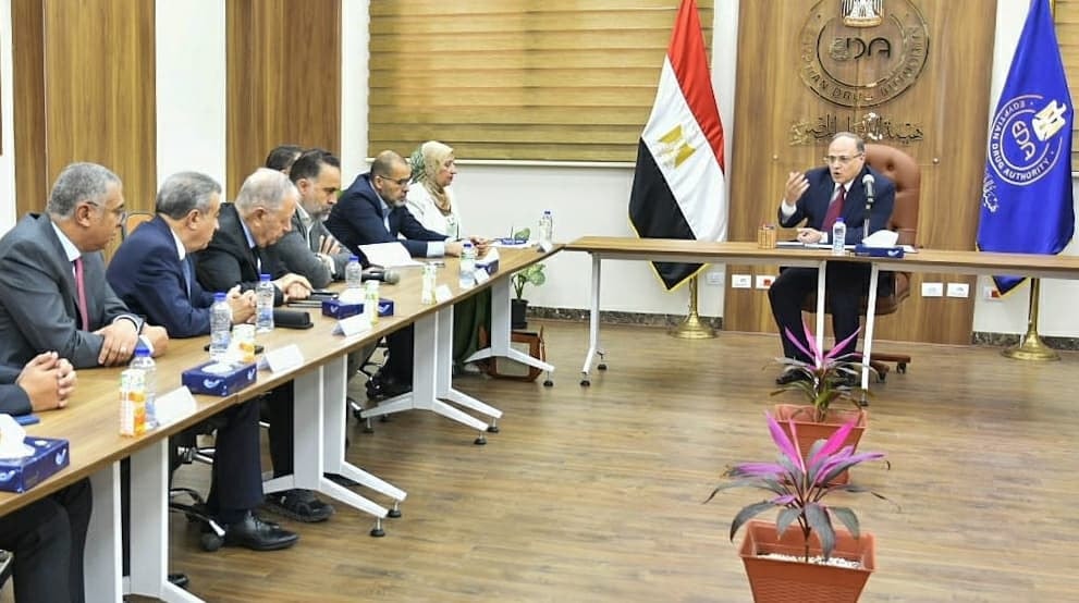 اجتماع رئيس هيئة الدواء مع الشركات 